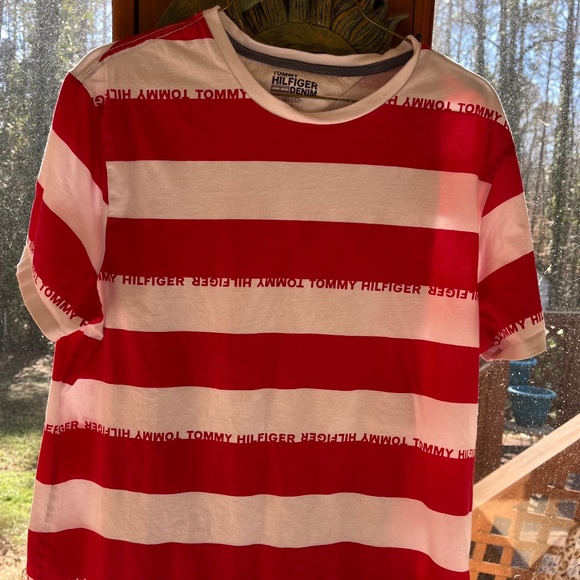 Tommy Hilfiger Tee Shirt - Picture 1 of 5